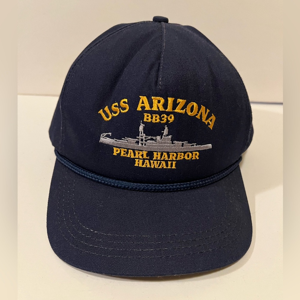 MEN’S USS ARIZONA BASEBALL HAT.